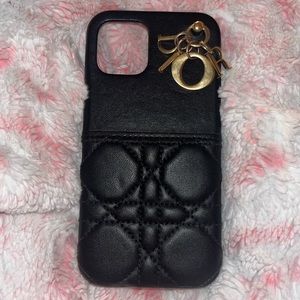 💯 AUTHENTIC 💯 CHRISTIAN DIOR IPHONE 14 CASE BLACK WITH A POCKET ON THE BACK